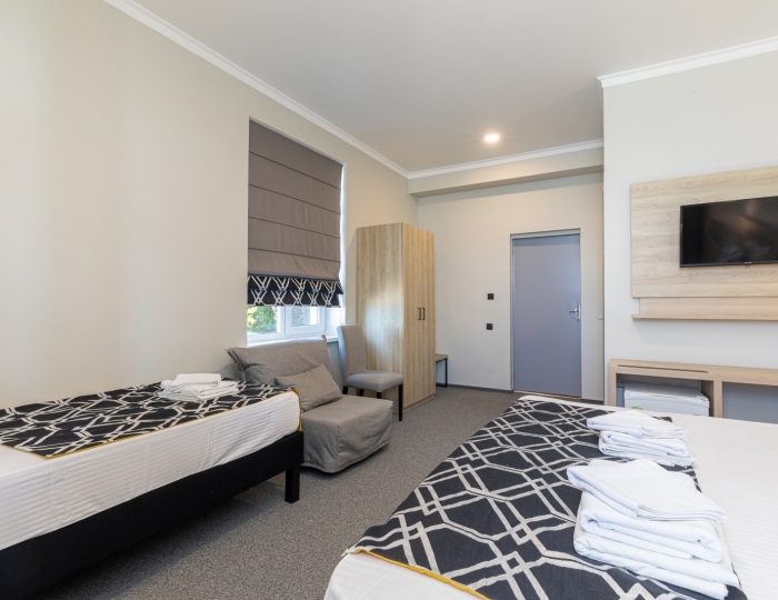 Стандарт 3-местный 1-комнатный с балконом, корпус 1,2 - Дом отдыха «Мидель Гагра»