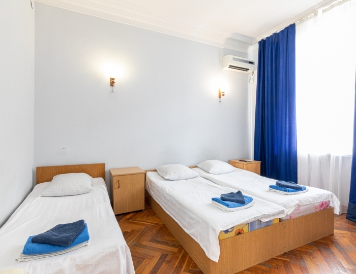 Стандарт 4-местный 2-комнатный стандарт без балкона корпус 3 - Дом отдыха «Мидель Гагра»